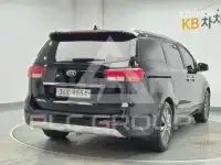 2017 KIA Carnival