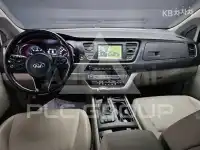 2017 KIA Carnival