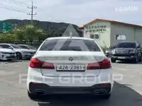 2018 BMW 523
