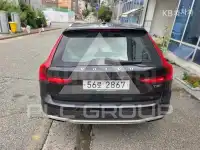2018 Volvo V90
