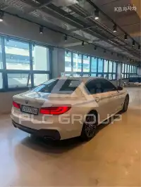 2019 BMW 523