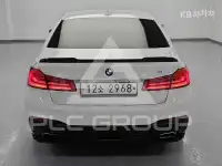 2019 BMW 523