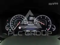 2019 BMW 523