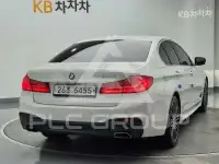 2019 BMW 523