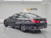 2019 BMW 523