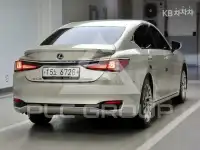 2019 Lexus ES