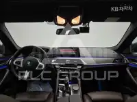 2020 BMW 523
