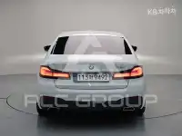 2021 BMW 523