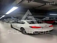2021 BMW 523