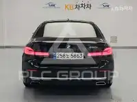 2021 BMW 523