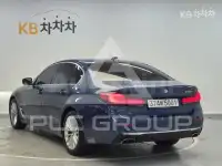 2021 BMW 523
