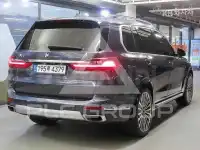 2021 BMW X7