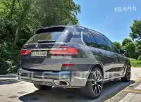 2021 BMW X7