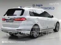 2021 BMW X7