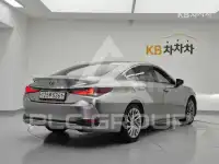 2021 Lexus ES