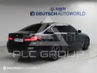 2022 BMW 523