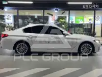 2022 BMW 523