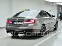 2022 BMW 523