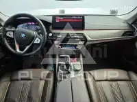 2022 BMW 523