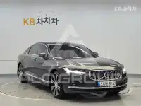 2022 Volvo S90