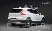 2022 Volvo XC40