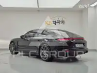 2022 Porsche Panamera