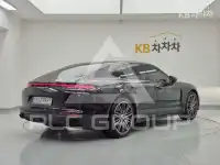 2022 Porsche Panamera