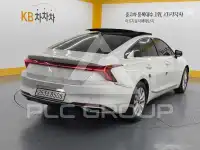 2022 KIA K8
