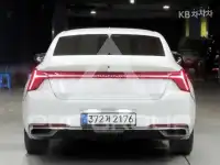 2022 KIA K8