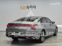 2022 KIA K8