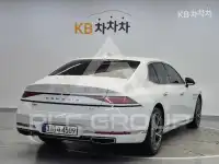 2022 Genesis G90