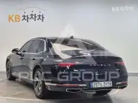 2022 Genesis G90