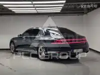 2022 Genesis G90