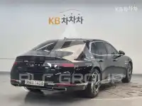 2022 Genesis G90