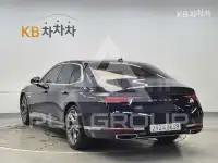 2022 Genesis G90
