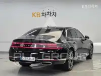 2022 Genesis G90