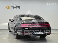 2022 Genesis G90
