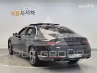 2022 Genesis G90