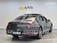 2022 Genesis G90