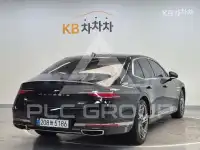 2022 Genesis G90