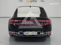 2022 Genesis G90