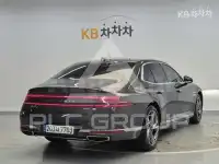 2022 Genesis G90