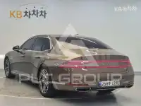 2022 Genesis G90