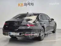2022 Genesis G90