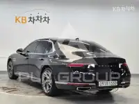 2022 Genesis G90