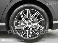2022 Genesis G90