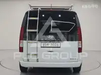 2022 Hyundai Staria