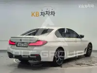 2023 BMW 523