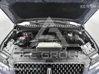 2023 Lincoln NAVIGATOR