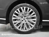 2023 Audi A8